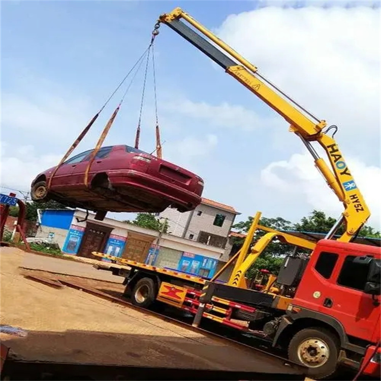 坊子吊车吊汽车的正确方法